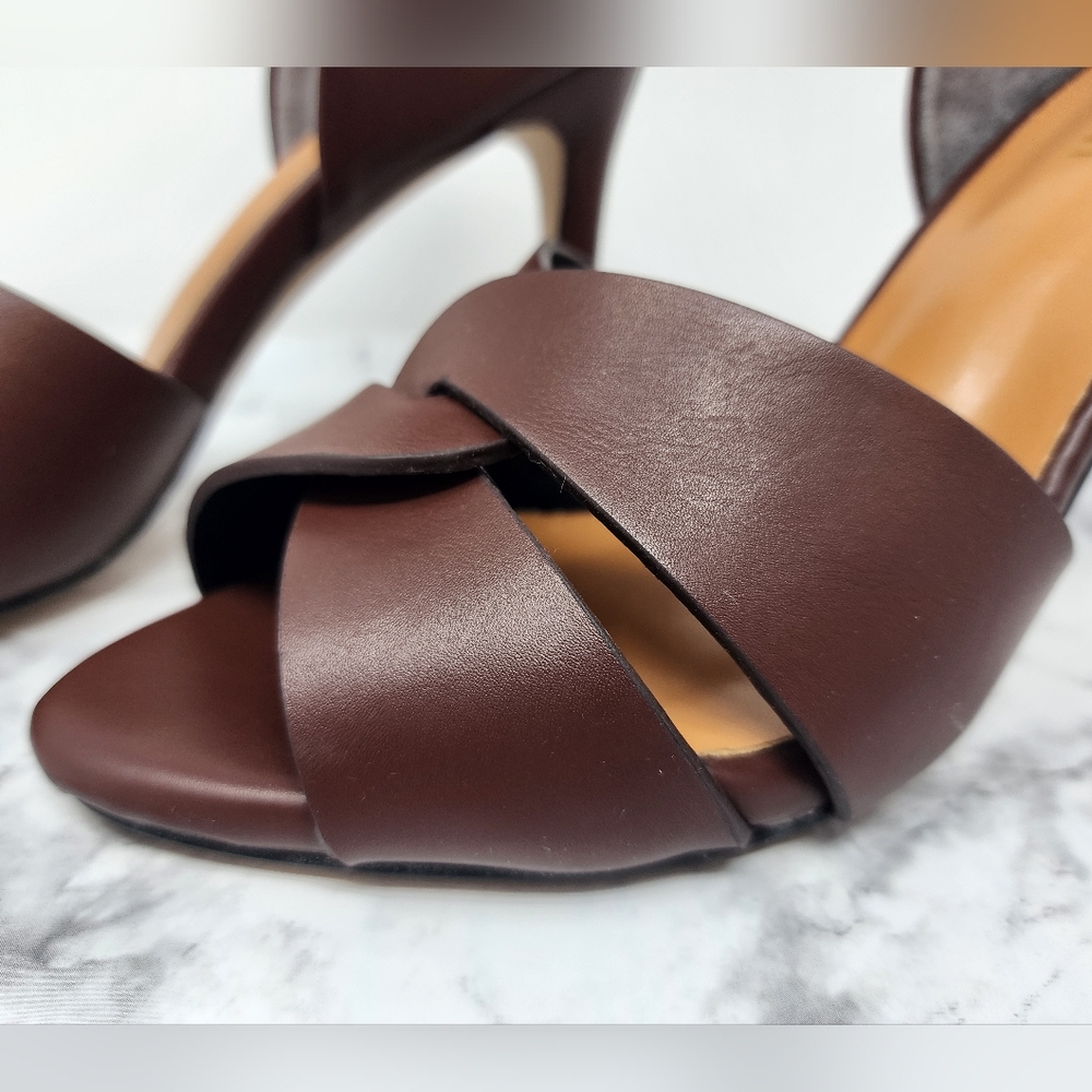 Pazzion Women’s Brown Knot Front Leather Heels - Picture 4 of 14